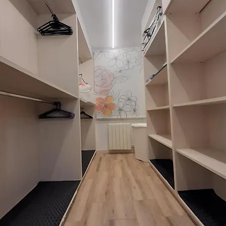 Nuria Apartment