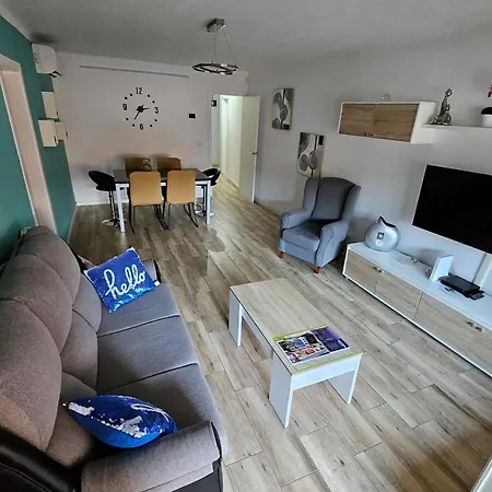 Nuria Apartment *